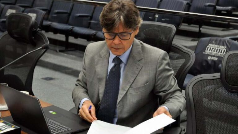 Para fomentar esporte, deputado Paulo Duarte solicita criação de Clubes Escolares