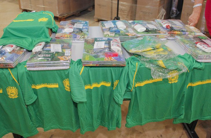 Governo do Estado entrega kits e uniformes escolares para rede estadual de ensino