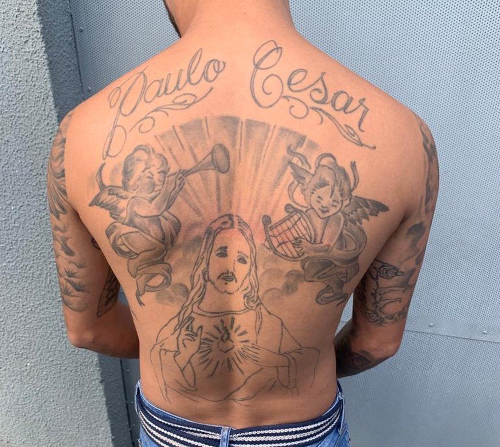 Você está visualizando atualmente Assassino de PM tatua nome da vítima nas costas