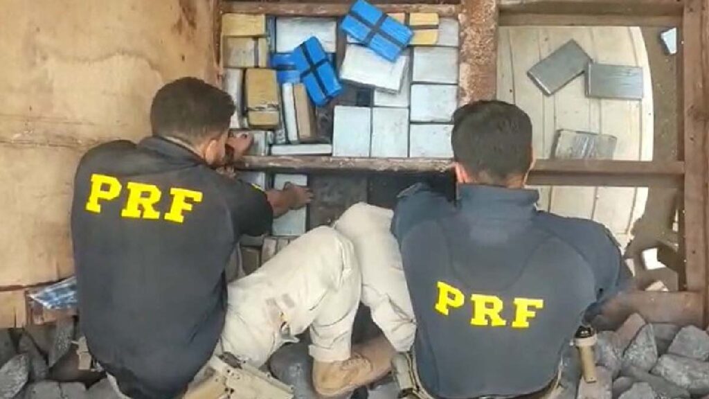 Com a ajuda de cães farejadores, PRF apreende 152 Kg de cocaína em Campo Grande 2 prf 152 cocaina