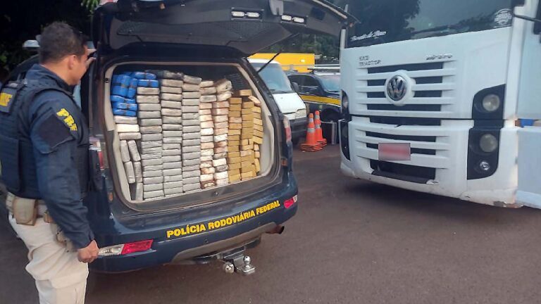 Com a ajuda de cães farejadores, PRF apreende 152 Kg de cocaína em Campo Grande