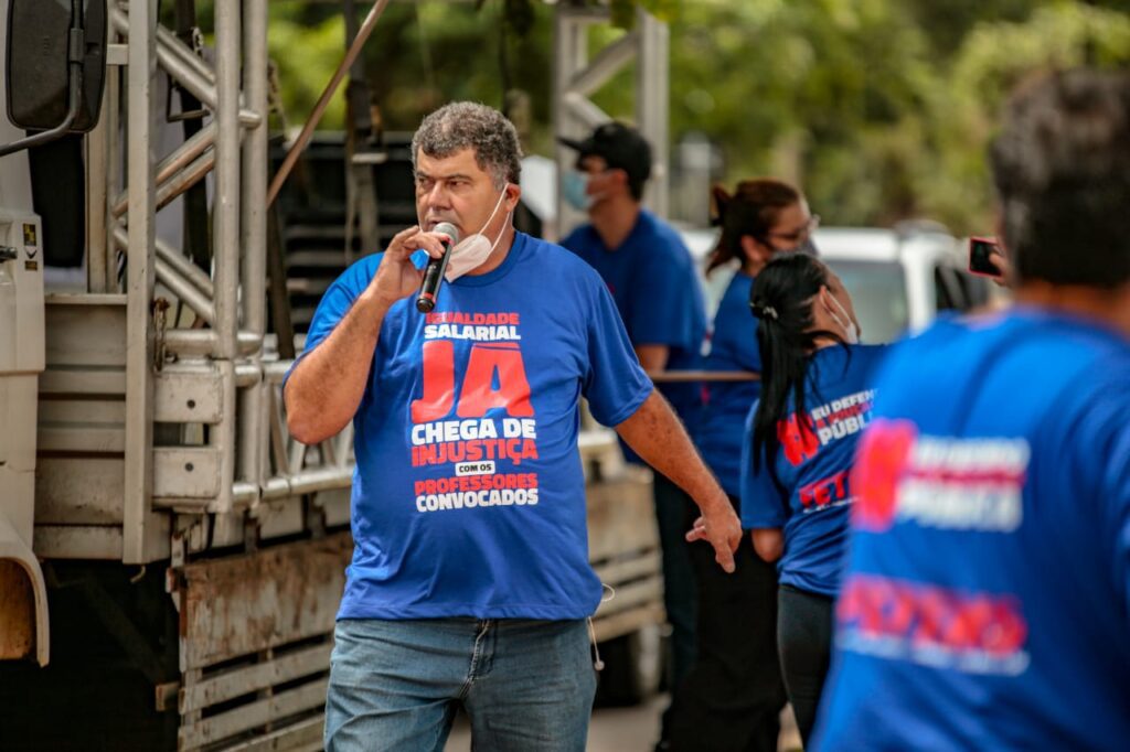 Professores protestam em carreata e aguardam reunião com o Estado 2 protesto professores2