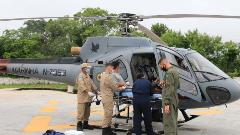 Após ser picado por cobra, homem é resgatado pela Marinha em fazenda no Pantanal