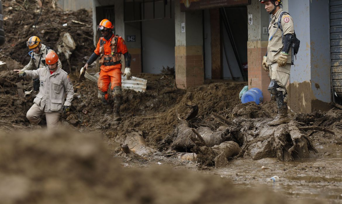 tragedia petropolis