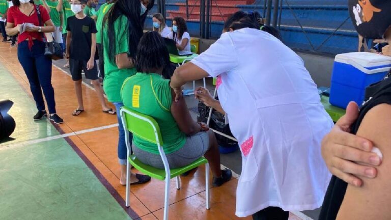 Crianças e adolescentes terão vacinas atualizadas nas escolas de MS em novembro