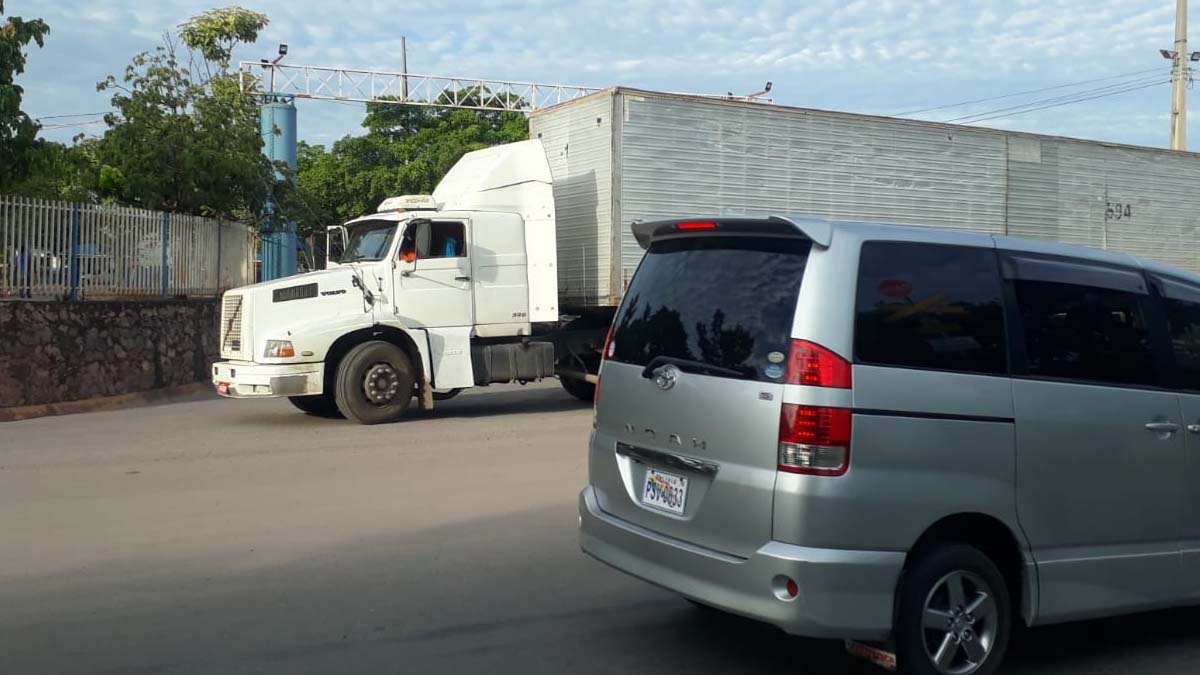 Você está visualizando atualmente Protesto de Transportadoras fecha acesso ao Porto Seco de Corumbá