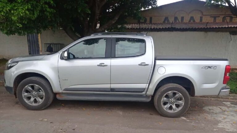 Polícia Civil recupera caminhonete furtada que seguia para Bolívia