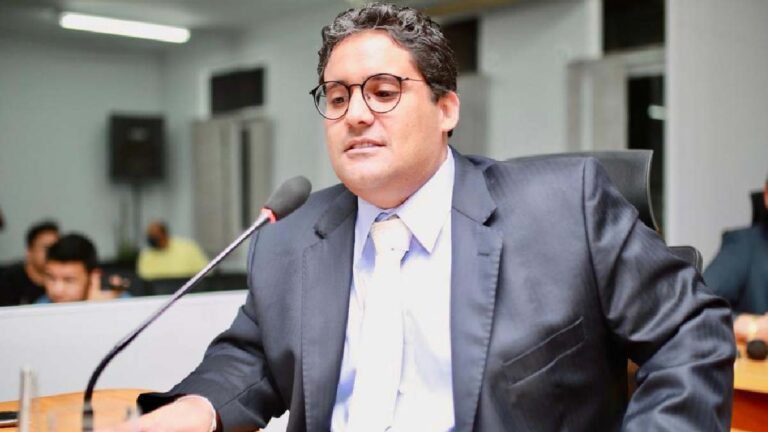 Vereador pede regularização de horários do transporte coletivo de passageiros