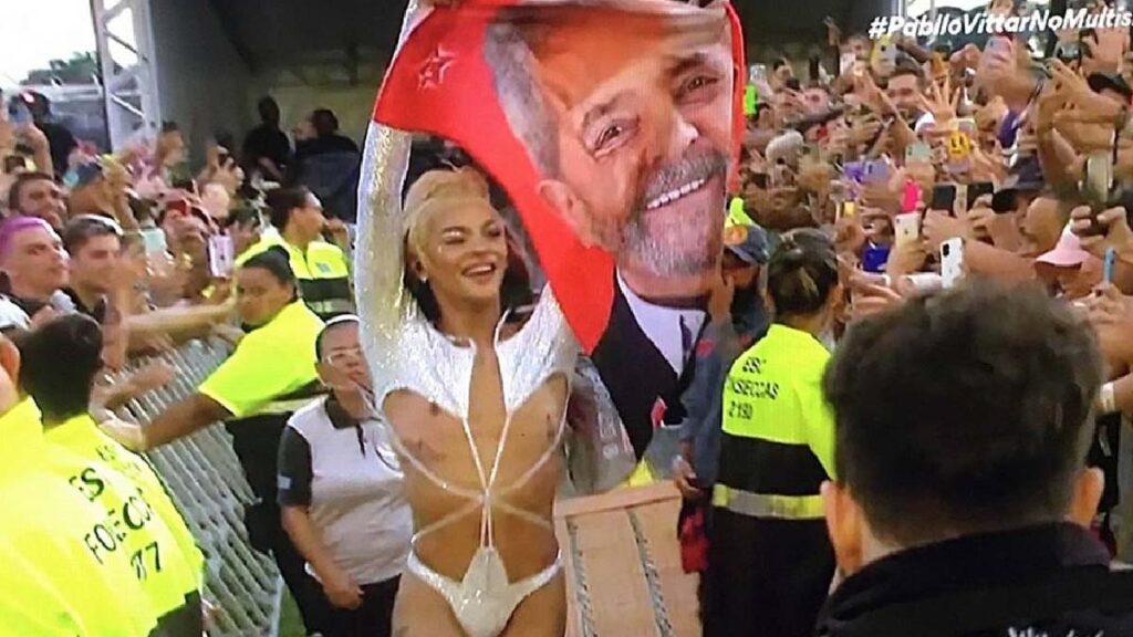 Ministro proibiu manifestações no Lollapalooza, mas negou retirada de outdoors pró-Bolsonaro em MS 2 fora bolsonaro