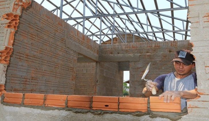 Em busca de emprego? Funtrab abre a semana com oferta de 2,2 mil oportunidades