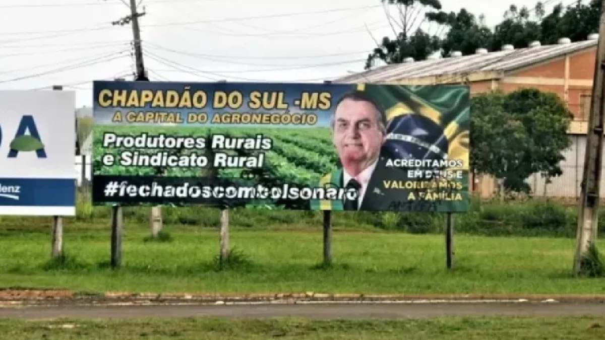 Você está visualizando atualmente Ministro proibiu manifestações no Lollapalooza, mas negou retirada de outdoors pró-Bolsonaro em MS