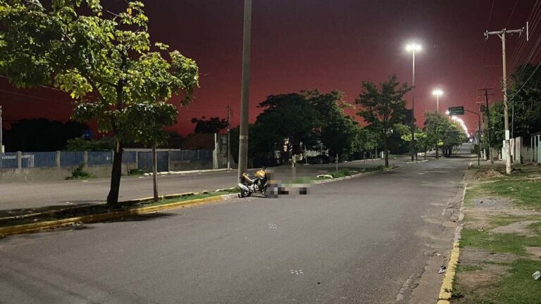Mulher morre após cair de motocicleta na Avenida rio Branco