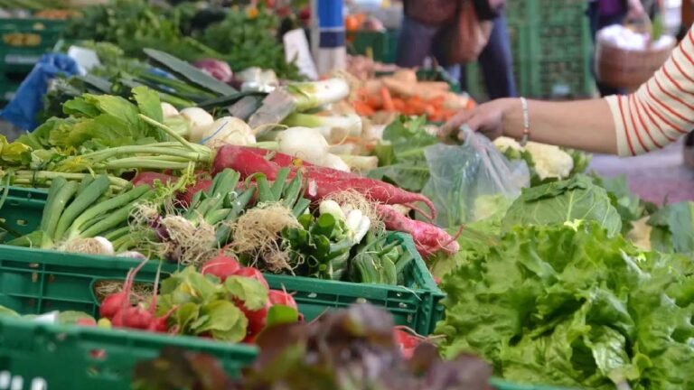 IPCA-15: cenoura, tomate, café, gás, conta de luz: veja os 50 itens que mais subiram nos 12 meses até abril