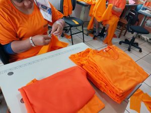 Costura sob medida leva chance de trabalho digno a homens e mulheres em presídios de MS 2 cosrte e costura EPFRB 300x225 1