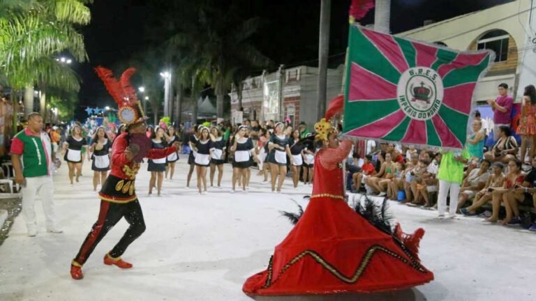 Com clássico dos anos 2000, Império do Morro faz tributo às mulheres