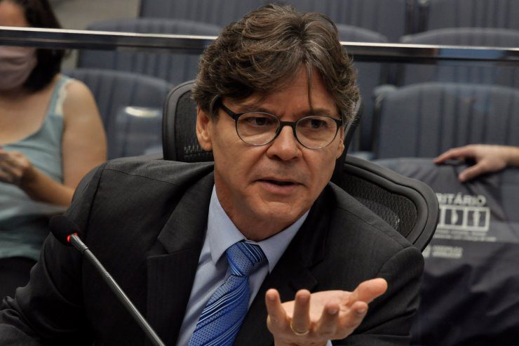 Paulo Duarte solicita informações sobre aumento no valor das refeições na UFMS