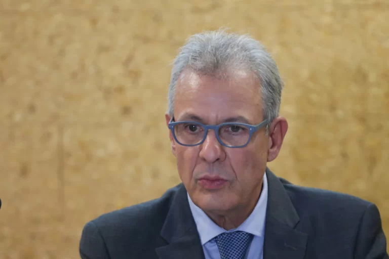 Bolsonaro demite ministro de Minas e Energia após criticar Petrobras; aliado de Guedes assume cargo