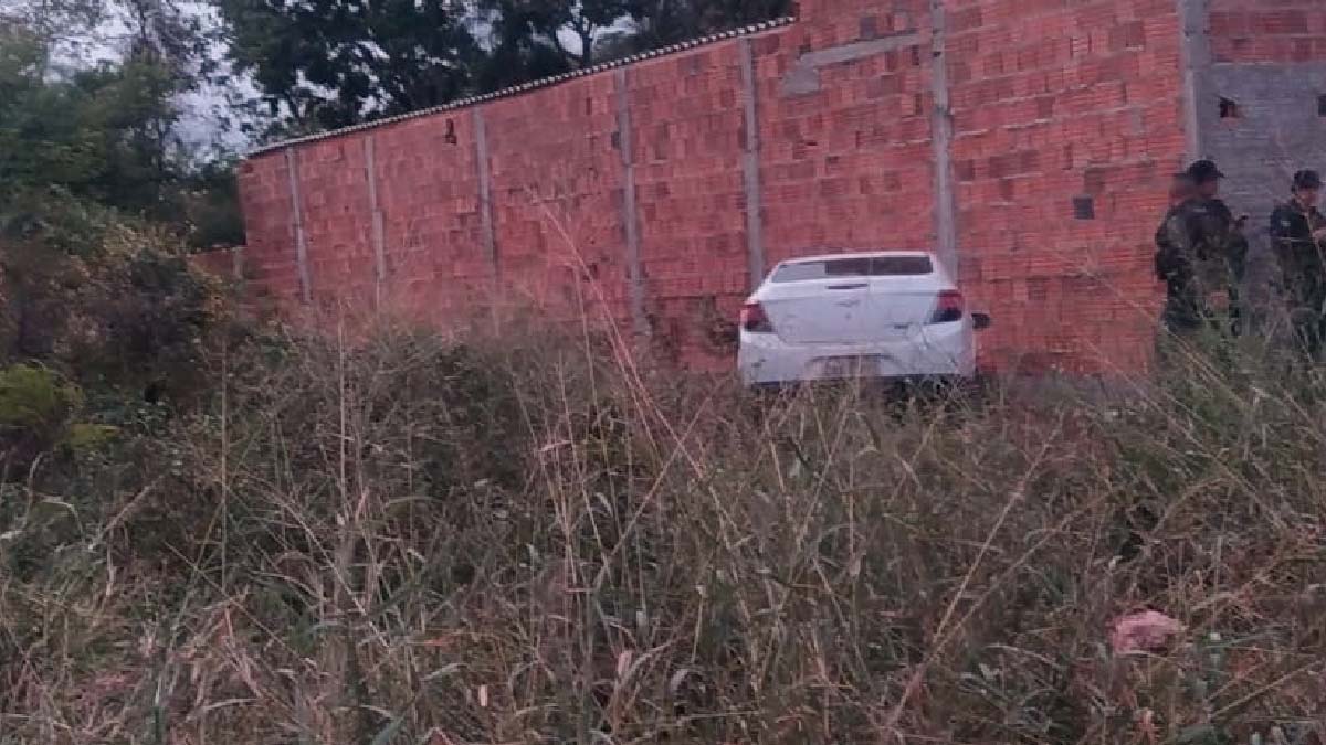 No momento, você está visualizando Homem é morto a tiros dentro de carro na parte alta de Corumbá