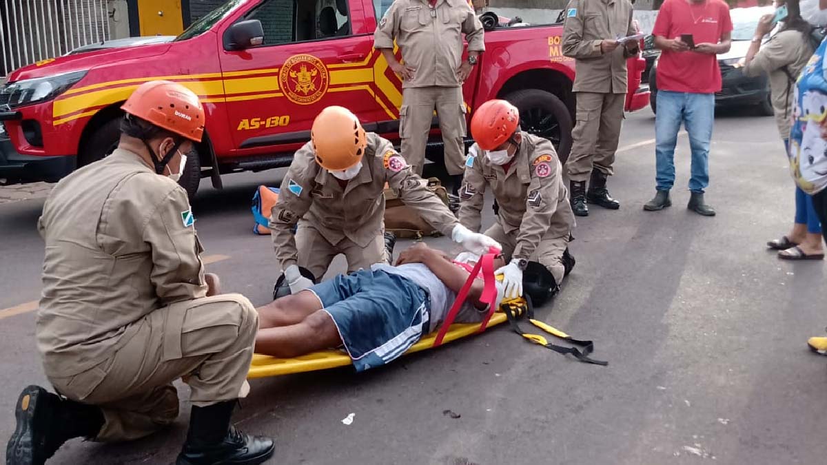 Leia mais sobre o artigo Bombeiros combatem incêndio e socorrem vítima de atropelamento em Corumbá