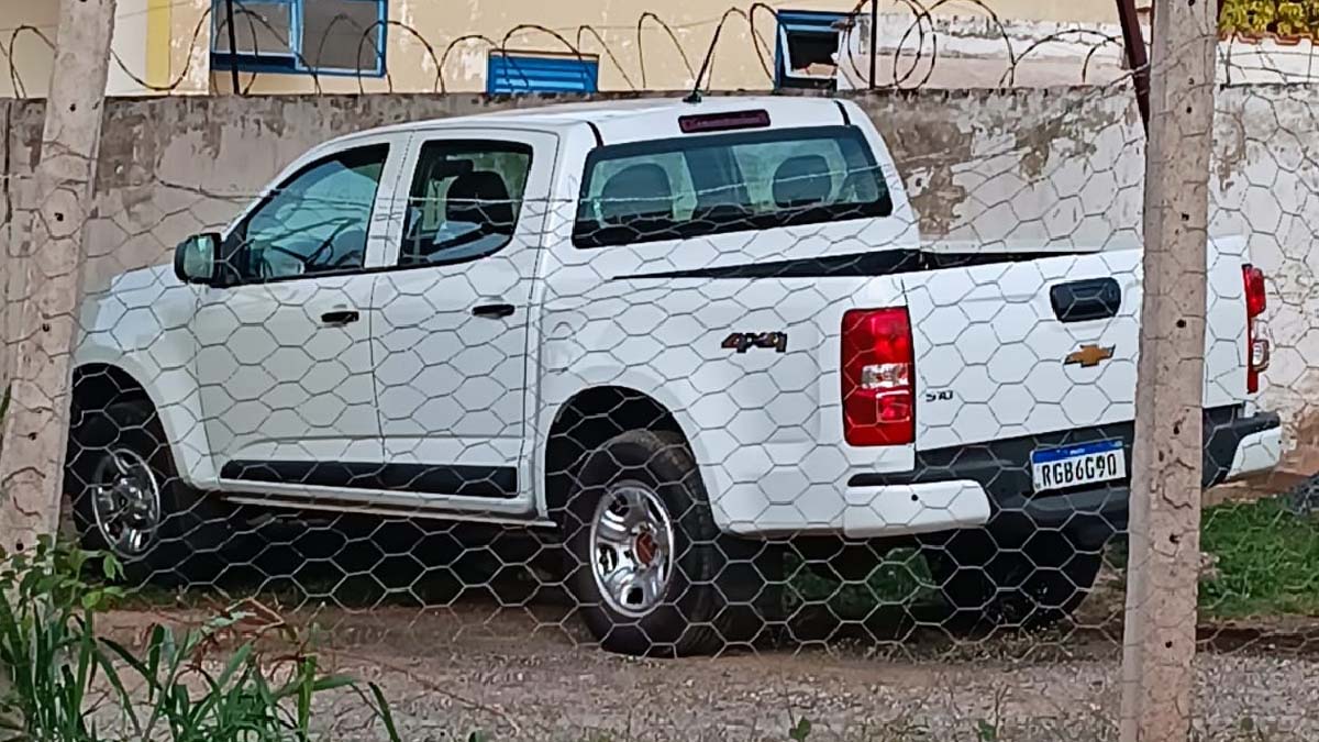 Você está visualizando atualmente Polícia Civil de Corumbá recupera caminhonete furtada que seria vendida na Bolívia