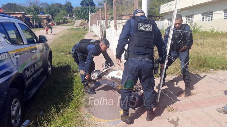 Abandonado pela prefeitura, posto de saúde é usado como desmanche de moto em Corumbá