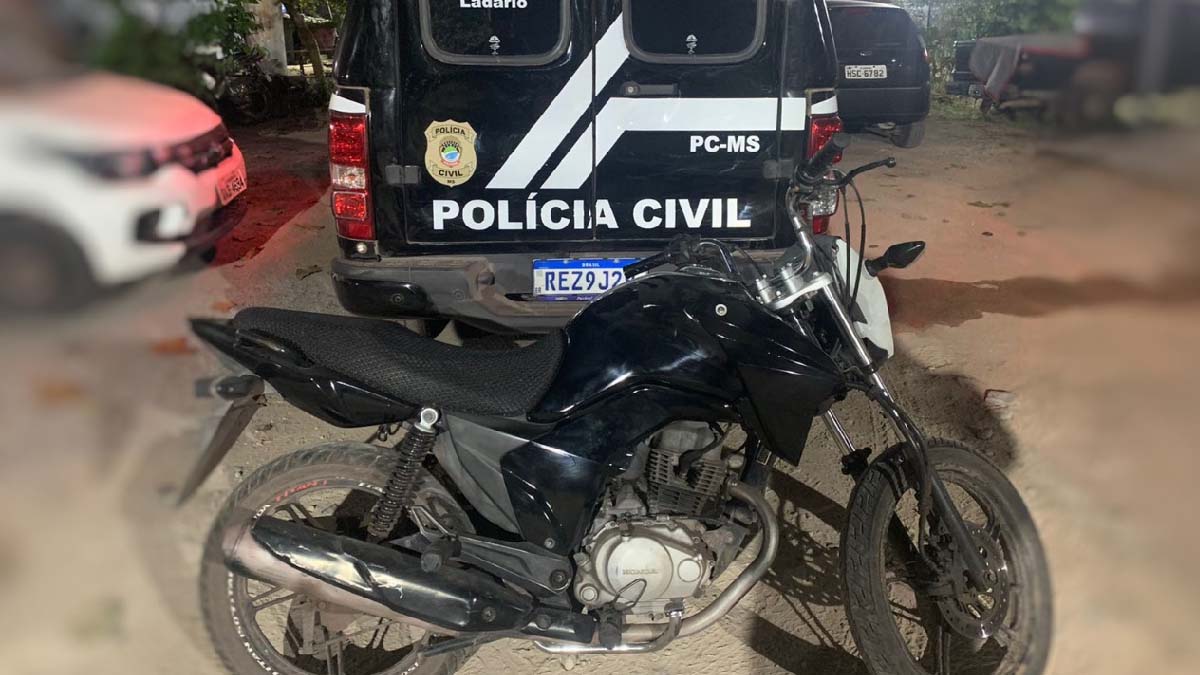 Você está visualizando atualmente Motocicleta furtada em Ladário é recuperada pela Diprove na Bolívia