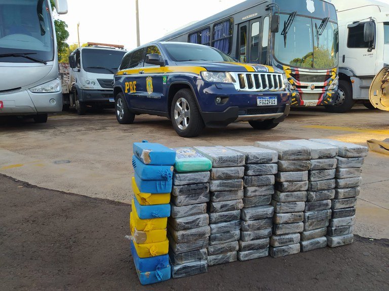 PRF apreende 76 Kg de cocaína em Campo Grande