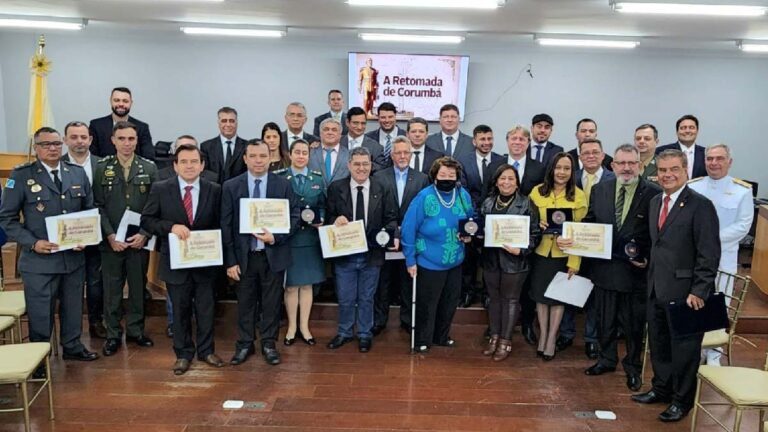 Câmara homenageia personalidades e celebra os 155 anos da Retomada de Corumbá