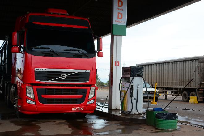 Diesel já é encontrado a quase R$ 9 por litro após repasse de reajuste, diz ANP