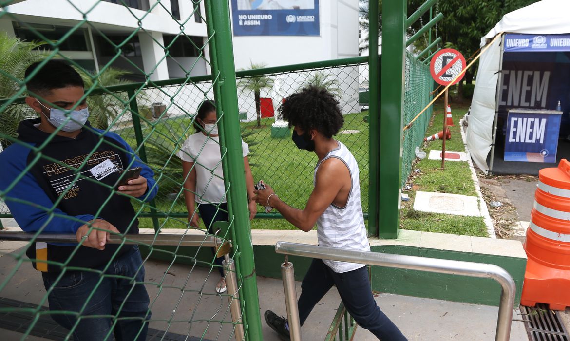 enem vac abr 2811214314