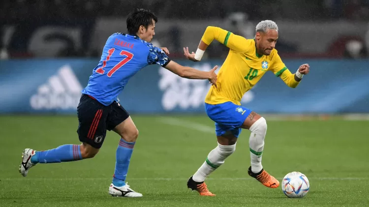 neymar durante amistoso entre brasil e japao