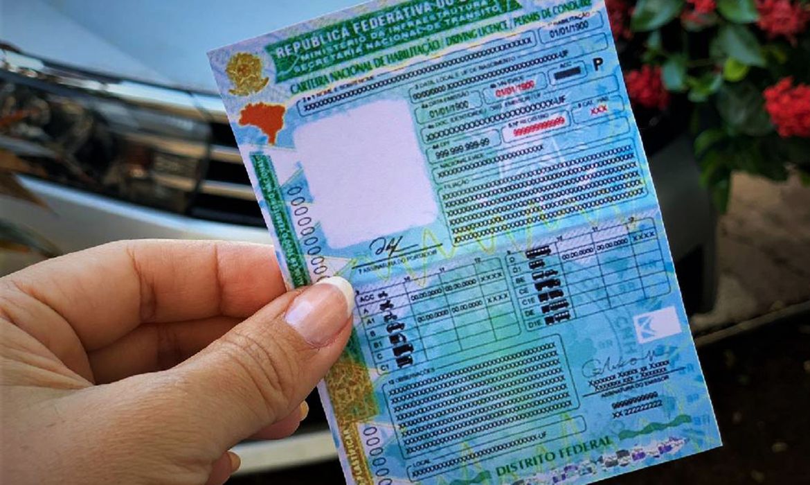 Detran publica 28.783 advertências por infrações leves e médias. Saiba quem foi notificado e como recorrer no Diário Oficial.