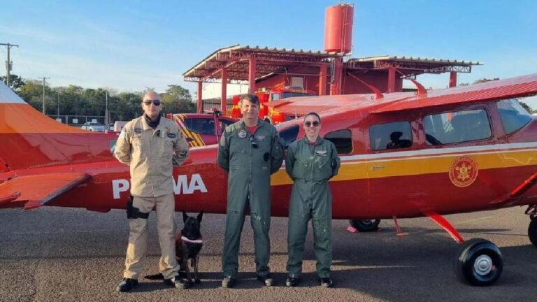 Com ajuda de cão farejador Bombeiros procuram por homem desaparecido no Pantanal