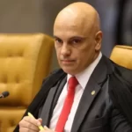 Moraes determina remoção de postagens de Flávio Bolsonaro e páginas bolsonaristas acusadas de fake news contra Lula