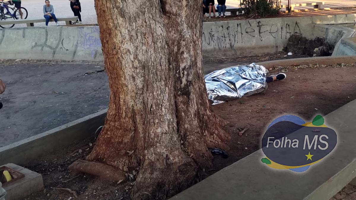 Você está visualizando atualmente Mulher comete suicídio em praça pública no centro de Corumbá
