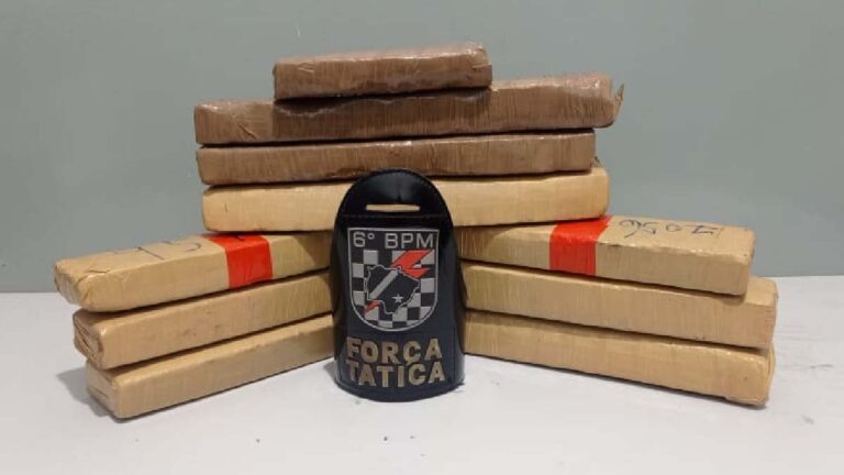 Adolescente é apreendido transportando 10 tabletes de maconha em carro de aplicativo