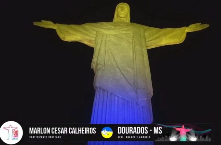 No RJ, Cristo Redentor é iluminado com as cores da bandeira de Dourados