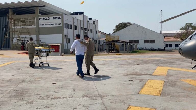 Com suspeita de apendicite homem é resgatado pela Marinha na região da Serra do Amolar