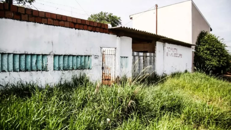 Filho é preso por torturar mãe de 74 anos e mantê-la acorrentada e sem comida em Campo Grande