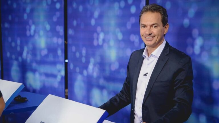 Marquinhos defende redução da carga tributária e governo mais humano no primeiro debate