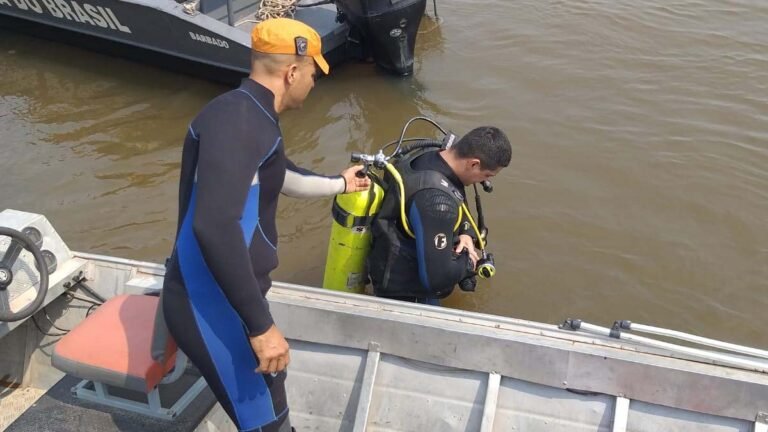 Bombeiros realizam buscas por homem que desapareceu no Rio Paraguai em Ladário