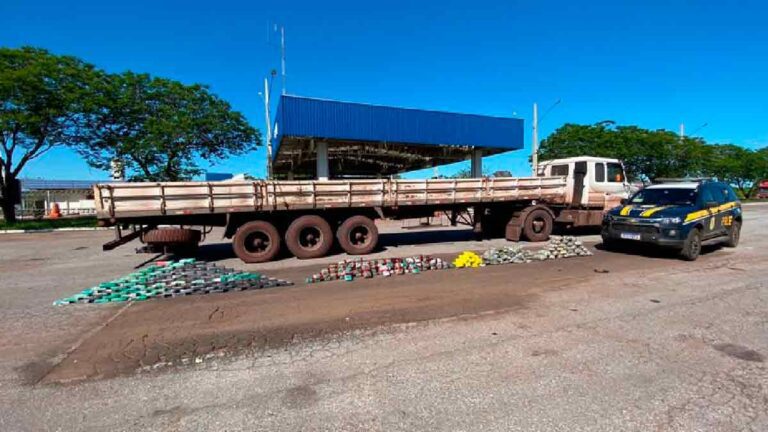 Carreta carregada em Corumbá com entorpecentes é aprendida pela PRF na BR-262     