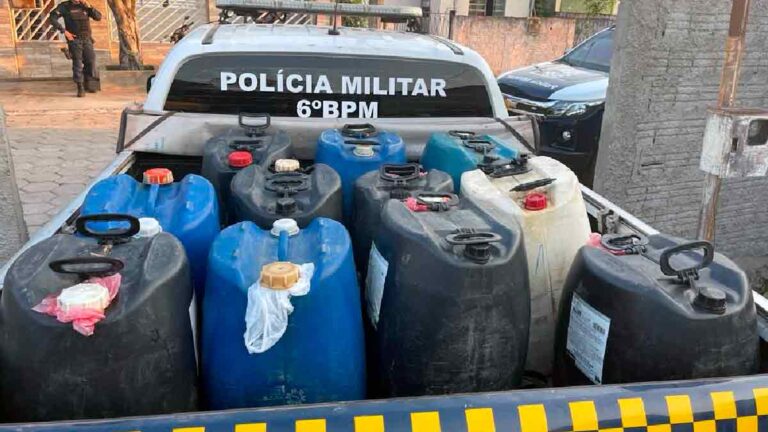 Homem é autuado após PM flagrar depósito clandestino de combustível no Popular Nova