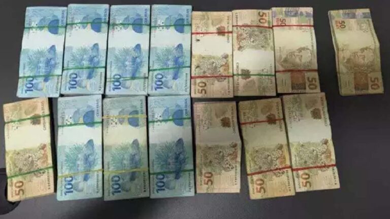 Polícia apreende material de campanha e mais de R$ 100 mil reais em rodovia de MS