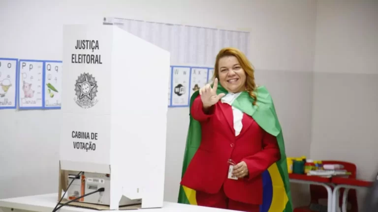 Gisele Marques vota pela manhã e se diz confiante em vitória de Lula