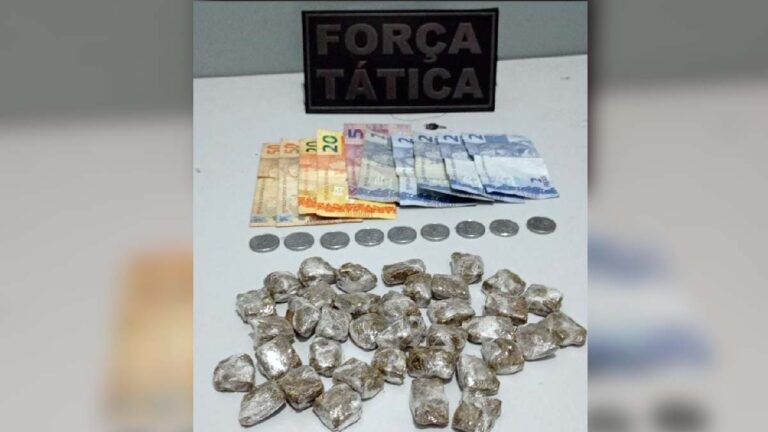 Força Tática flagra venda de drogas e dois são presos no Cristo Redentor