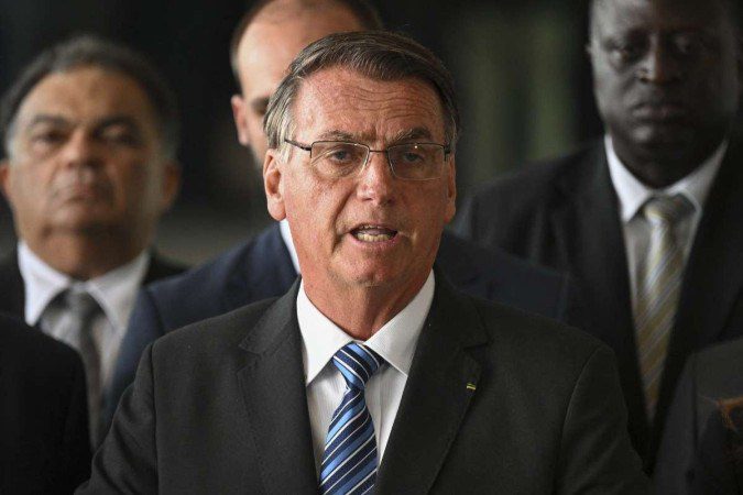 Após ficar mais de 44 horas em silêncio, Bolsonaro agradece votos e condena bloqueios de rodovias