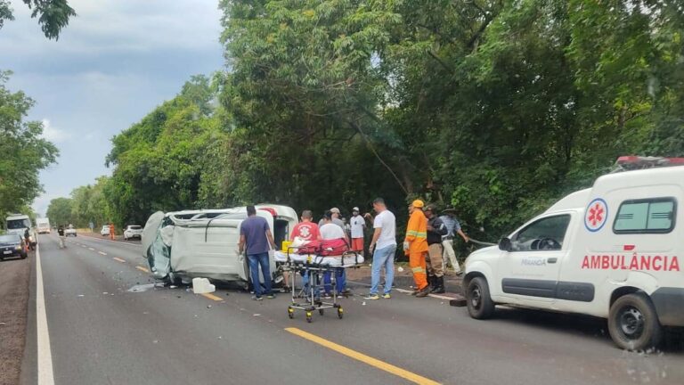Médico que seguia para Corumbá sofre acidente na BR-262