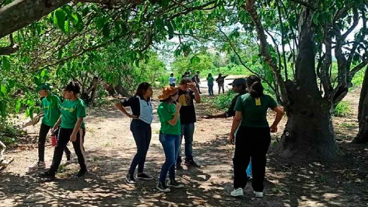 Você está visualizando atualmente Estudantes da Escola JGP visitam APA Baía Negra e dialogam sobre preservação