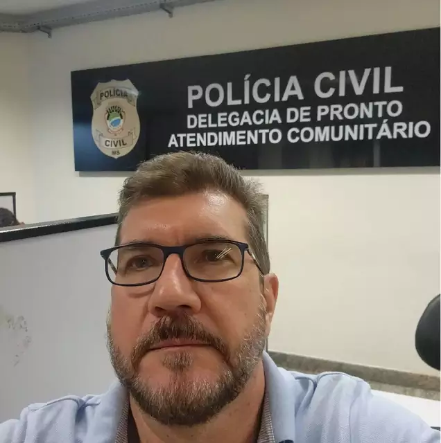 Você está visualizando atualmente Deputado é agredido por “cristão” na saída de missa em Campo Grande